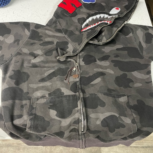 Bathing ape hoodie sz S women’s Fairly Used - Picture 4 of 5